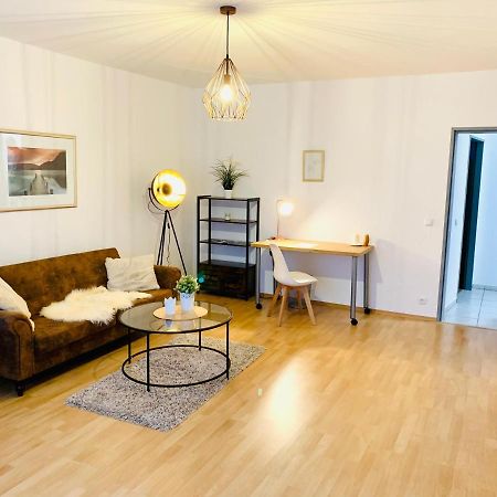 Schone, Gut Ausgestattete Wohnung Fur 1 Bis 4 Personen - Zentral Gelegen Bad Ems Exterior foto