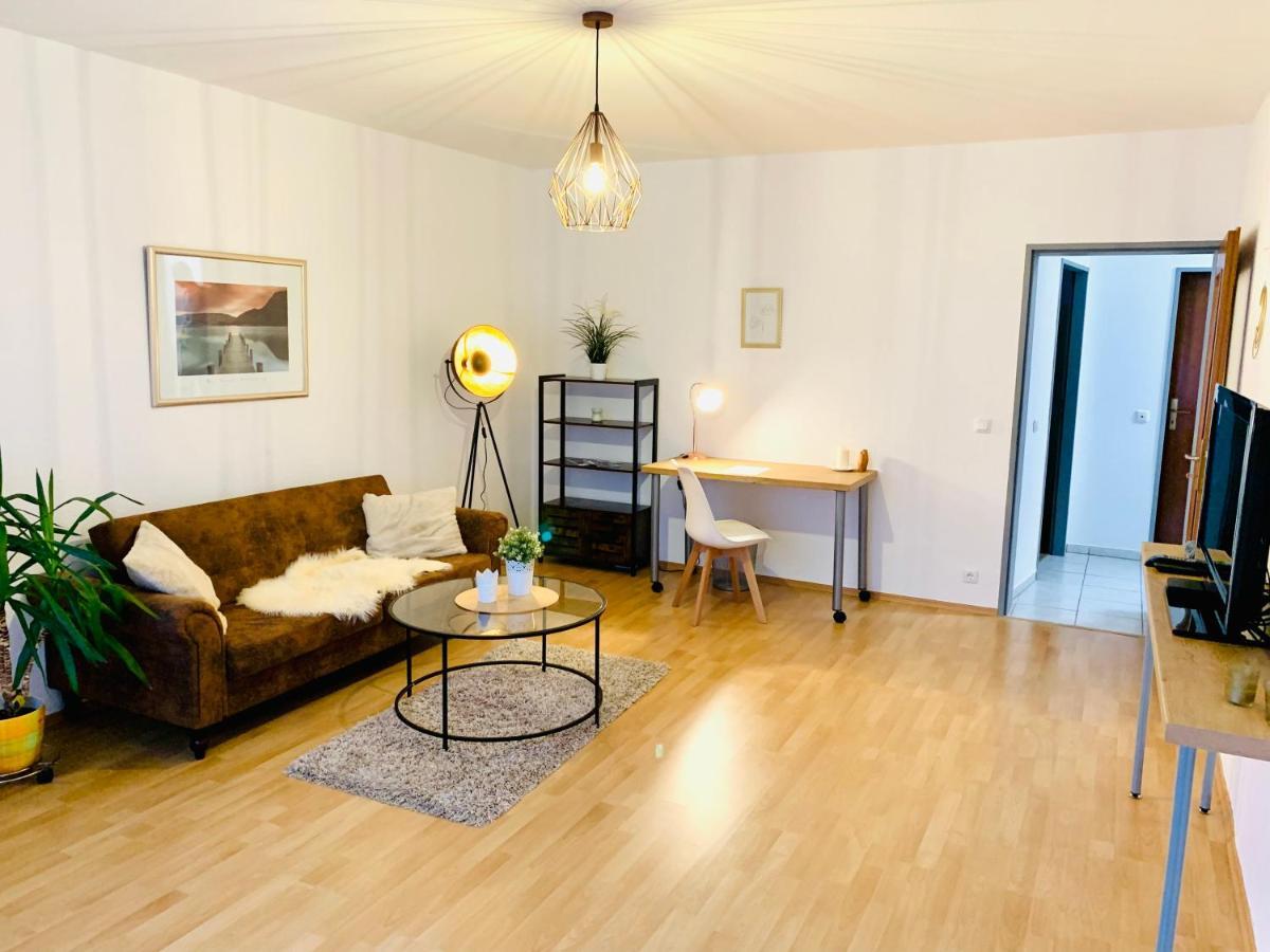 Schone, Gut Ausgestattete Wohnung Fur 1 Bis 4 Personen - Zentral Gelegen Bad Ems Exterior foto